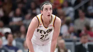 Peterson says Caitlin Clark should let her play do the talking