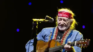 Willie Nelson Drives Rural Data Center Debate with Farm-First Stance