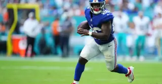 Giants Ride Depth to 26-3 Preseason Win Over Dolphins