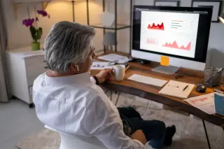 Meta Platforms Stock Dips as Multi-State Child-Safety Suit Heads to California