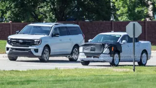 Ford’s $30K EV Truck Stacks Up Against an Expedition in Spy Shots