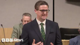Reform MP’s Use of Teleprompter Glasses Sparks Parliamentary Privacy Debate