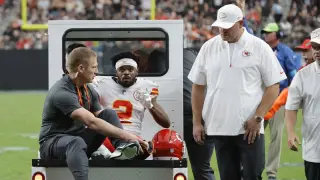 Chiefs' Tyquan Thornton Suffers Dislocated Ankle in Raiders Win