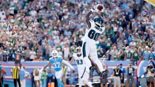 Eagles survive blistering Nashville heat to edge Titans on late TD