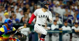 Yankees Face Lockout Risk in Pursuit of Sato as Boone Returns for 2027