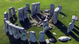 Stonehenge Altar Stone Traveled by Humans Across Britain, Study Finds