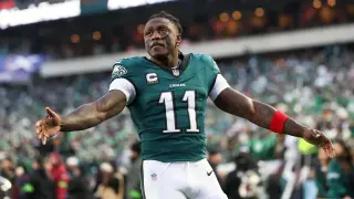 Patriots Near A.J. Brown Trade as Cap-Split Window Opens