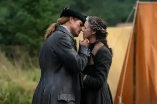 Outlander Series Finale: Jamie Dies in Battle, Claire Brings Him Back, Leaving Door Open
