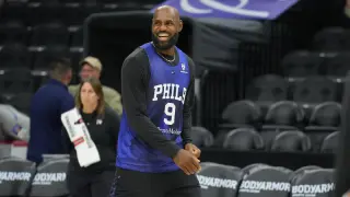LeBron James' 76ers Helicopter Commute Tied to Fanatics Deal