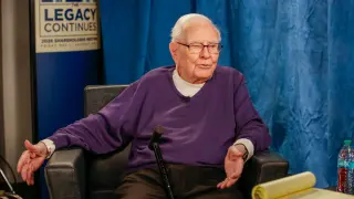 Buffett’s Quiet Macy’s Bet Emerges in Berkshire’s Q1 Filing