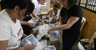 Colombia heads to runoff between Trump-aligned outsider and leftist peace negotiator