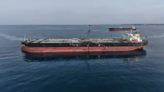 Oil Falls Under $100 as Trump Signals Iran Diplomacy and Flows Remain Steady
