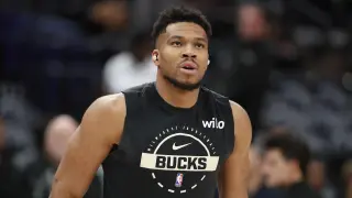 Giannis Trade Buzz Shapes Bucks’ Postseason Plans