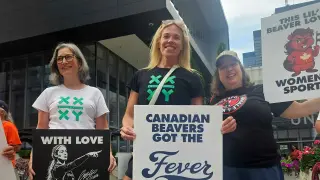 Toronto hosts first Sophie Cunningham rally outside the U.S., led by Canadian powerlifter
