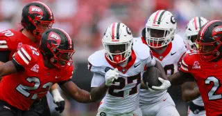 Fresh Legs, Steady Plan: Georgia's Snap-Count Strategy for Arkansas
