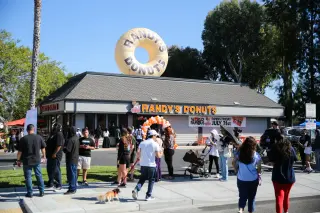 Randy’s Donuts Opens in Santa Clara, Sparking Sweet Rivalry Across from Stan’s