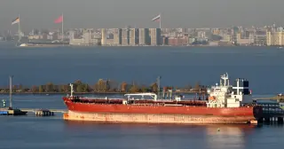 First Russian Diesel Tanker Departs for U.S. Amid Midterm Election Pressure