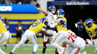 Giants’ Jaxson Dart exits with knee injury, but optimistic return this season