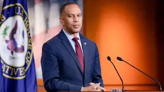 Democratic Tug-of-War: Jeffries–Kushner Meeting Sparks intra-party backlash