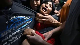 In the Hallway of Justice, a Family Torn by ICE Detention