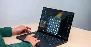 Googlebooks blend Android and laptops, turning phones into desktop partners
