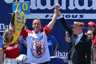 Chestnut Pleads Guilty to Bar Fight, Still Eyes July Nathan’s Title Defense