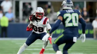 Fantasy RBs: Swift's Ceiling Outweighs Stevenson's Volume in Week 7