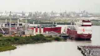 Oil Dips as Saudi Crude Flows Resume, Easing Supply Disruption Fears