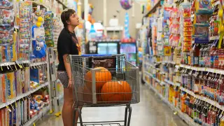 Midterm Voters Reject Trump's 'Golden Age' as Inflation and War Costs Bite