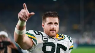 Kraft lands $75M extension, Mayer also signs top-tier TE deal