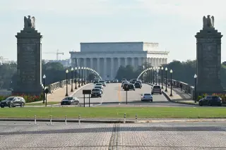 D.C. Weighs Lawsuit as Veterans Groups Split Over Trump Arch Hearing