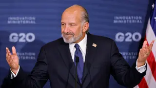 Lutnick retracts claim of no American deaths in Iran conflict