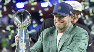Seahawks plan to trade back from No. 32 to stock up on picks