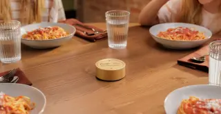 Prego's Connection Keeper: a jar lid that records family dinner stories