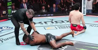 Malott’s brutal knee ends Buckley’s skid, propels Canadian contender into title conversation