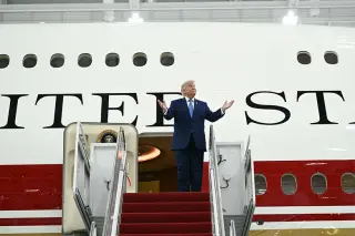 Trump vows upgrades to Qatar-donated Air Force One amid security questions