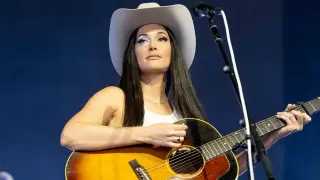Kacey Musgraves sparks online debate by asking fans to donate to immigrant children's rights group