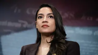 AOC walks a tightrope with progressives as 2028 decision nears