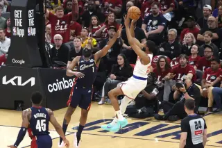 Towns fuels Knicks' rout as Harden misfires in Game 4