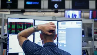Funds retreat from AI megacaps as SpaceX IPO looms