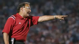 Chuck Amato, NC State’s 2002 Architect and Philip Rivers’ Mentor, Dies at 80