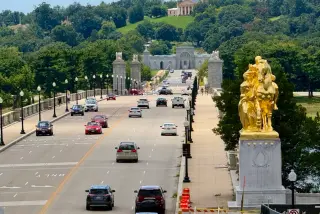 Golden Glare: Arlington Memorial Bridge Statues Restored in Shiny New Light