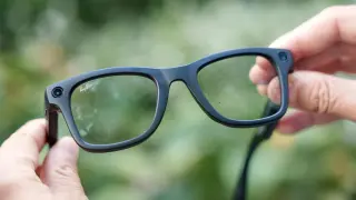 Meta’s AI glasses could identify people and auto-create highlights, raising privacy questions