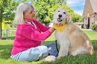 Golden Retriever Becomes Unlikely Caregiver After Alzheimer’s Diagnosis