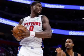 Free Agency Flux: RFAs Unsigned as Major Trades Loom