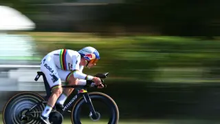 Evenepoel clocks Stage 16 TT fastest as Pogacar retains Tour lead