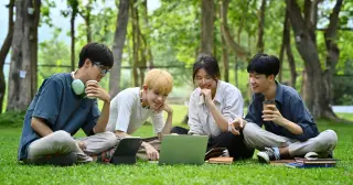 Teens Turn to AI Friends for Serious Talks, Highlighting Real-Life Listening Gaps