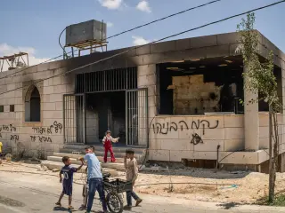 West Bank settler siege in Qusra enters fourth day as land disputes escalate
