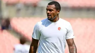 Jim Brown Statue Defaced as Browns Protest Deshaun Watson's QB Start