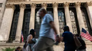AI Debt Fears Trigger Historic Market Divergence